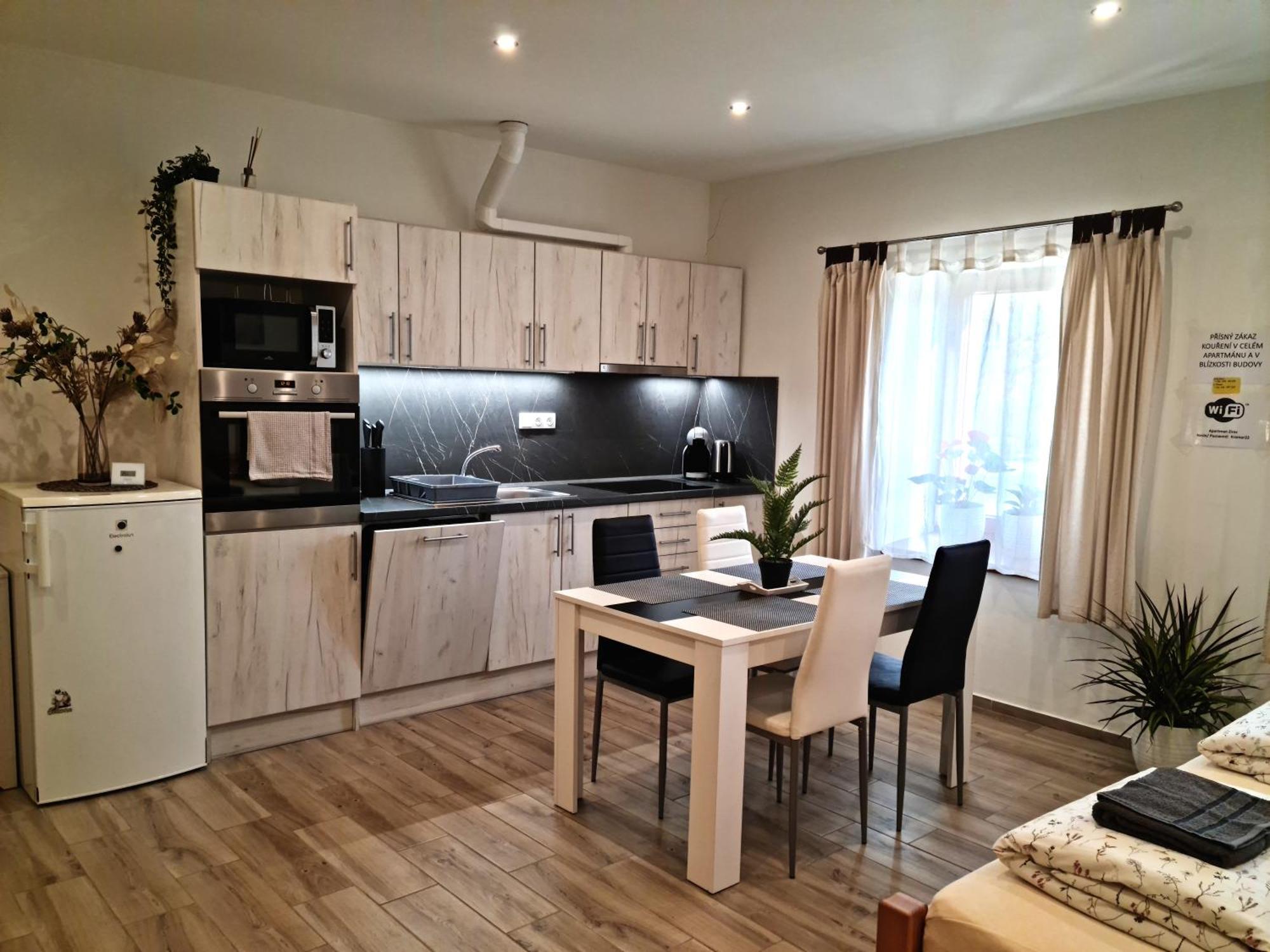 Apartmany Zirec Dvůr Králové nad Labem Zewnętrze zdjęcie