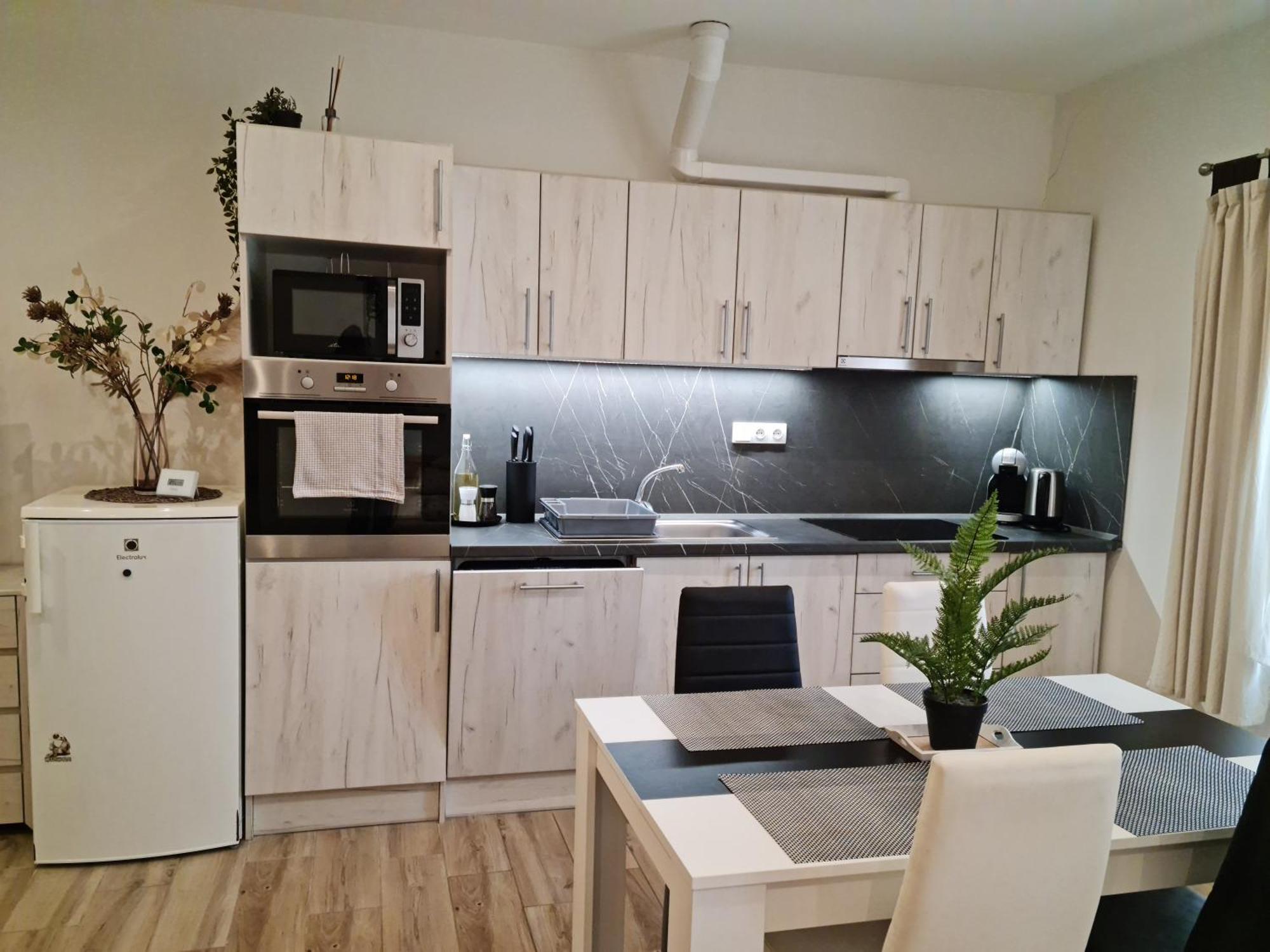 Apartmany Zirec Dvůr Králové nad Labem Zewnętrze zdjęcie